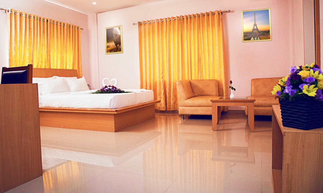 Hotel Rainbow Suites Kannur Bagian luar foto