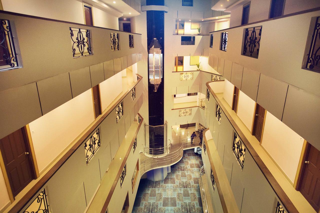 Hotel Rainbow Suites Kannur Bagian luar foto